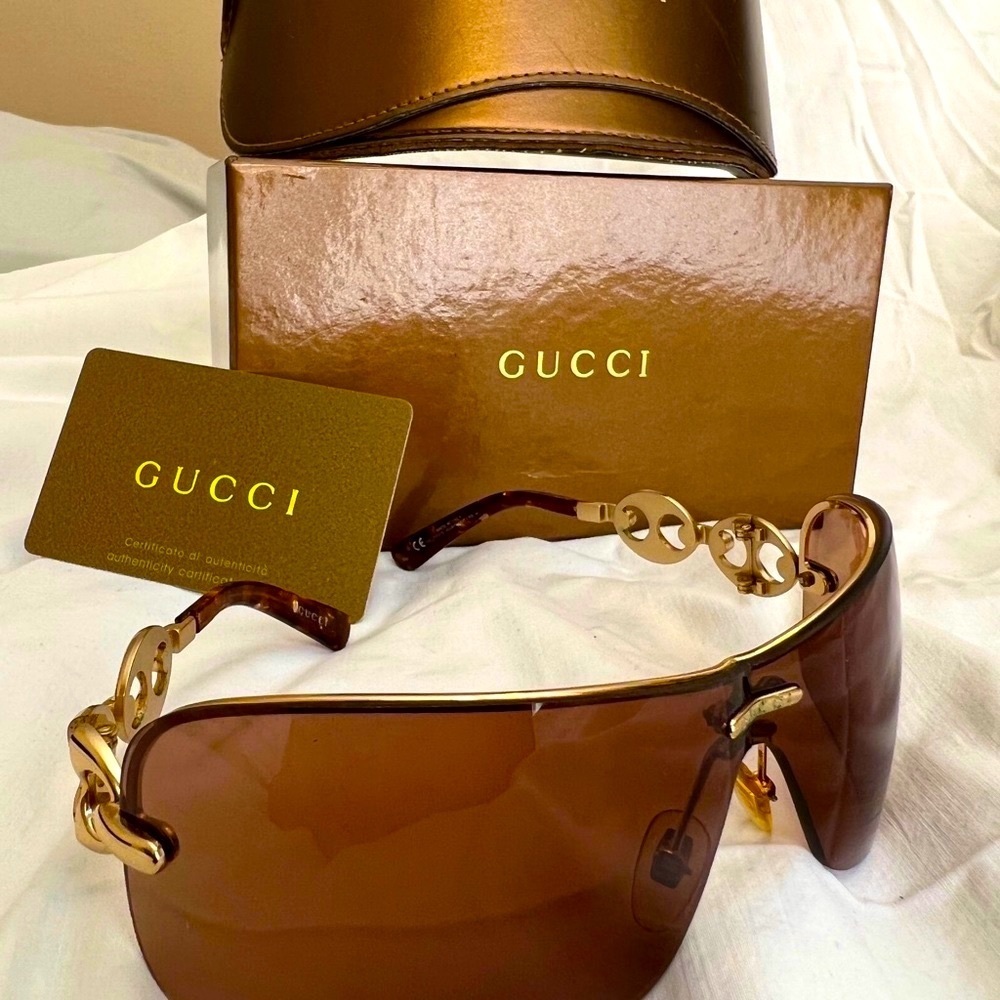 Gucci Rimless Shield Sunglasses w/Chain Link